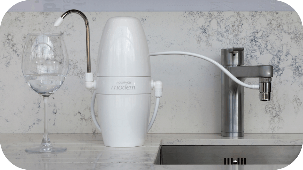 Nakranowy filtr do kuchni Aquaphor Modern. Filtr z&nbsp;wygodnym kranikiem